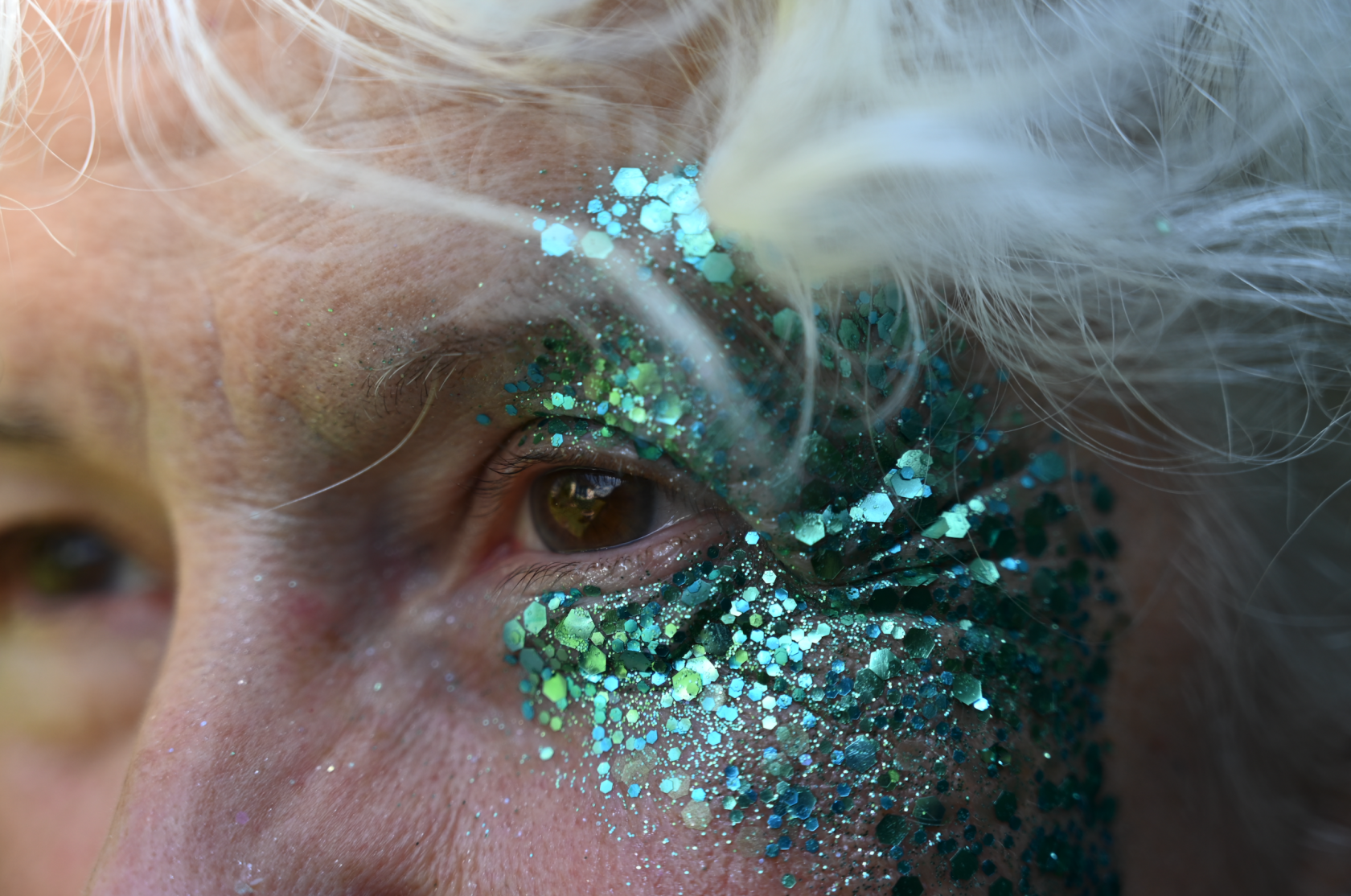 *Une sardine*, performance, Hélène Gugenheim, série Ocean family, une production du DeMoS institute pour le Carefish/catch project ©Adagp 2023