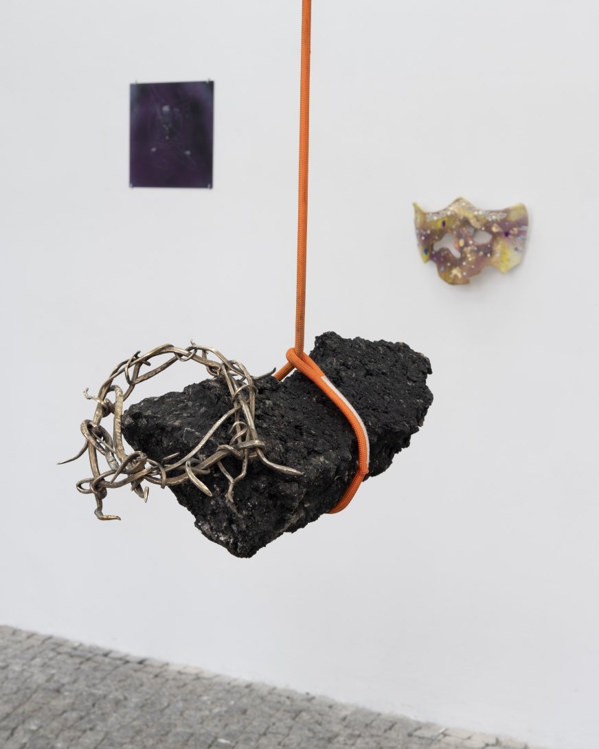 Détail de l’exposition “Iridescence. To set what is fading”, gr_und (Rudy Dumas, Youssra Akkari) © James Verhille