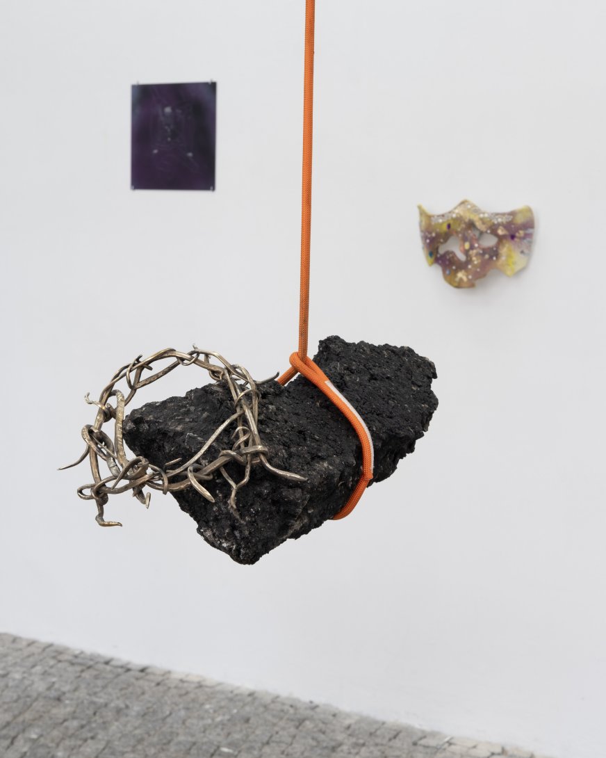 Détail de l’exposition “Iridescence. To set what is fading”, gr_und (Rudy Dumas, Youssra Akkari) © James Verhille