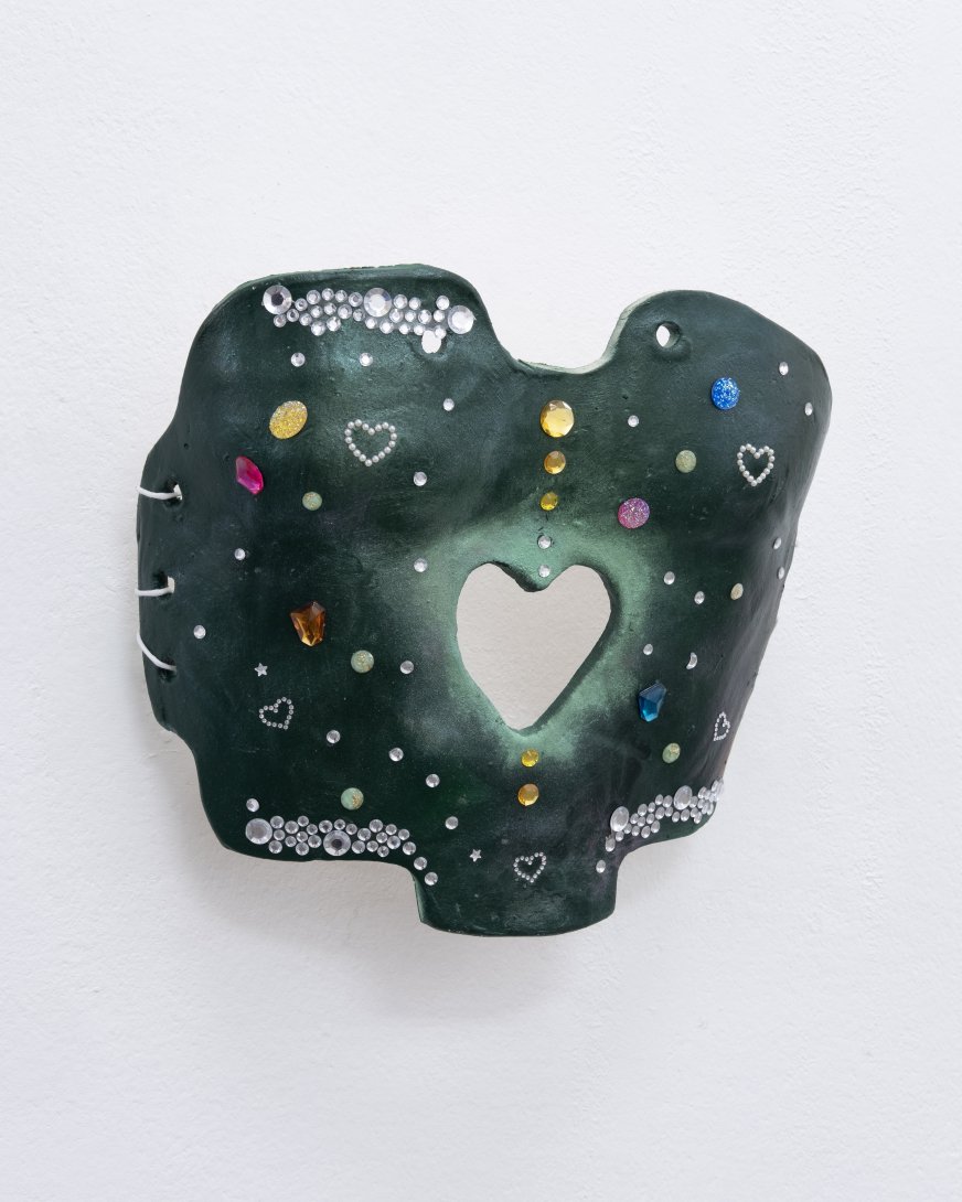 Détail de l’exposition “Iridescence. To set what is fading”, gr_und (Youssra Akkari) © James Verhille