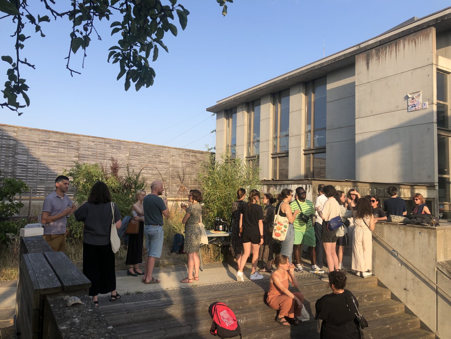 Rencontres professionnelles *Présences* #5, pot convivial à l’ésam de Caen après la journée de rencontres, 1er juillet 2025